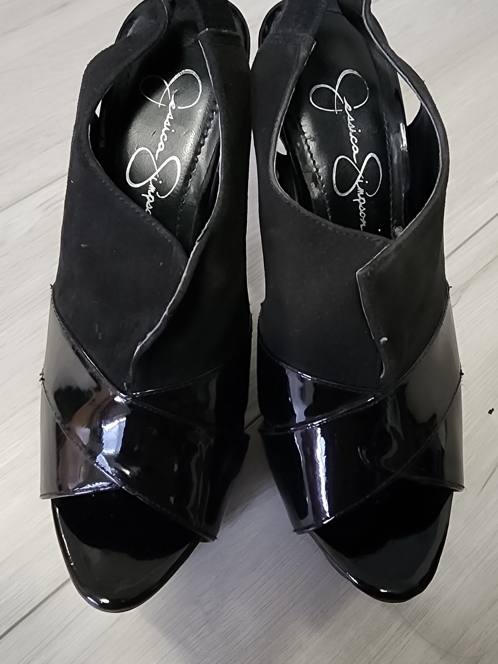 Jessica Simpson Black Patent and Suede Crossband Heels